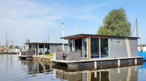 Houseboat Heeg 4 persons